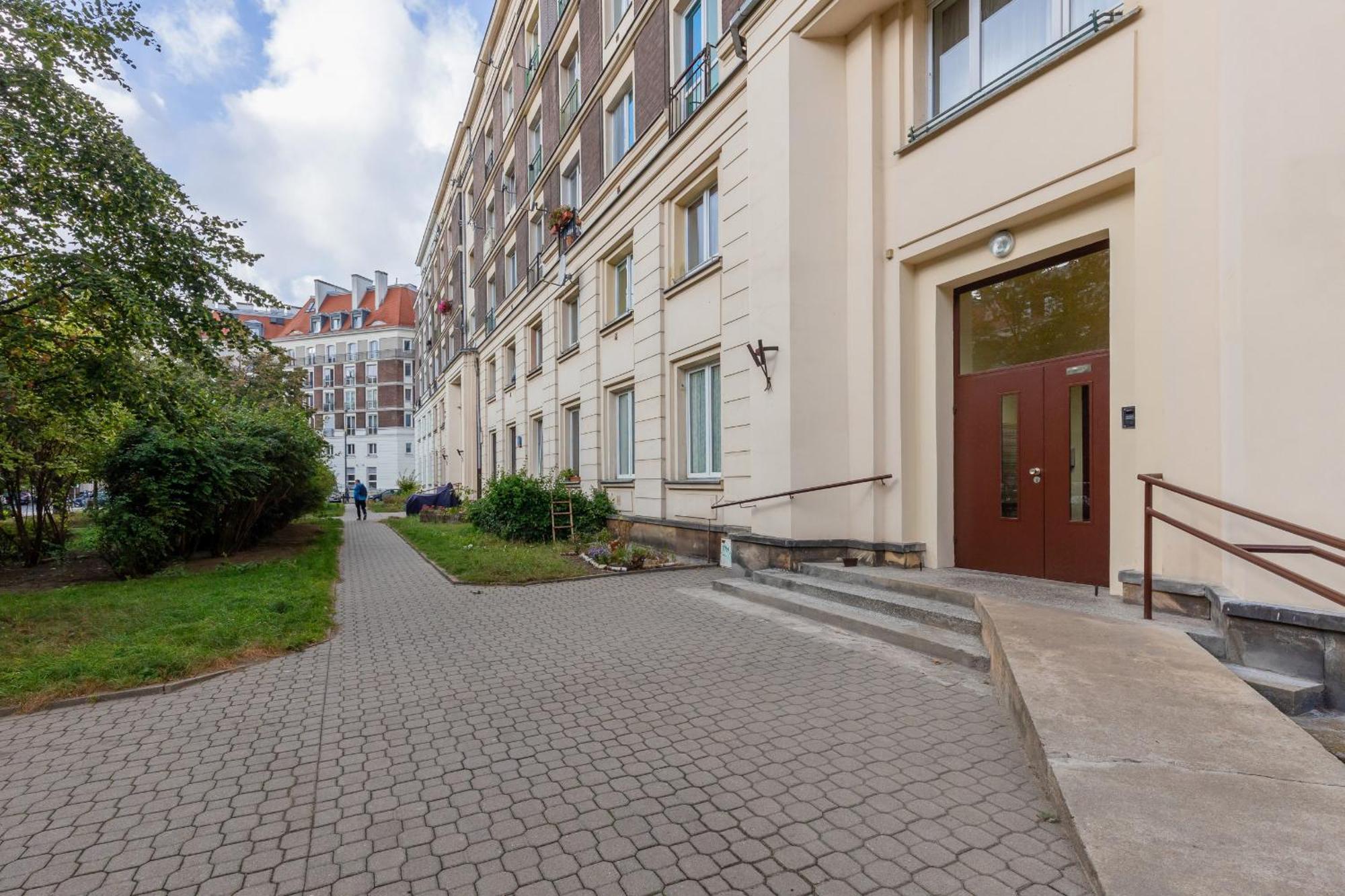 Aleja Wyzwolenia Studio With Mezzanine Downtown By Renters * Warsaw