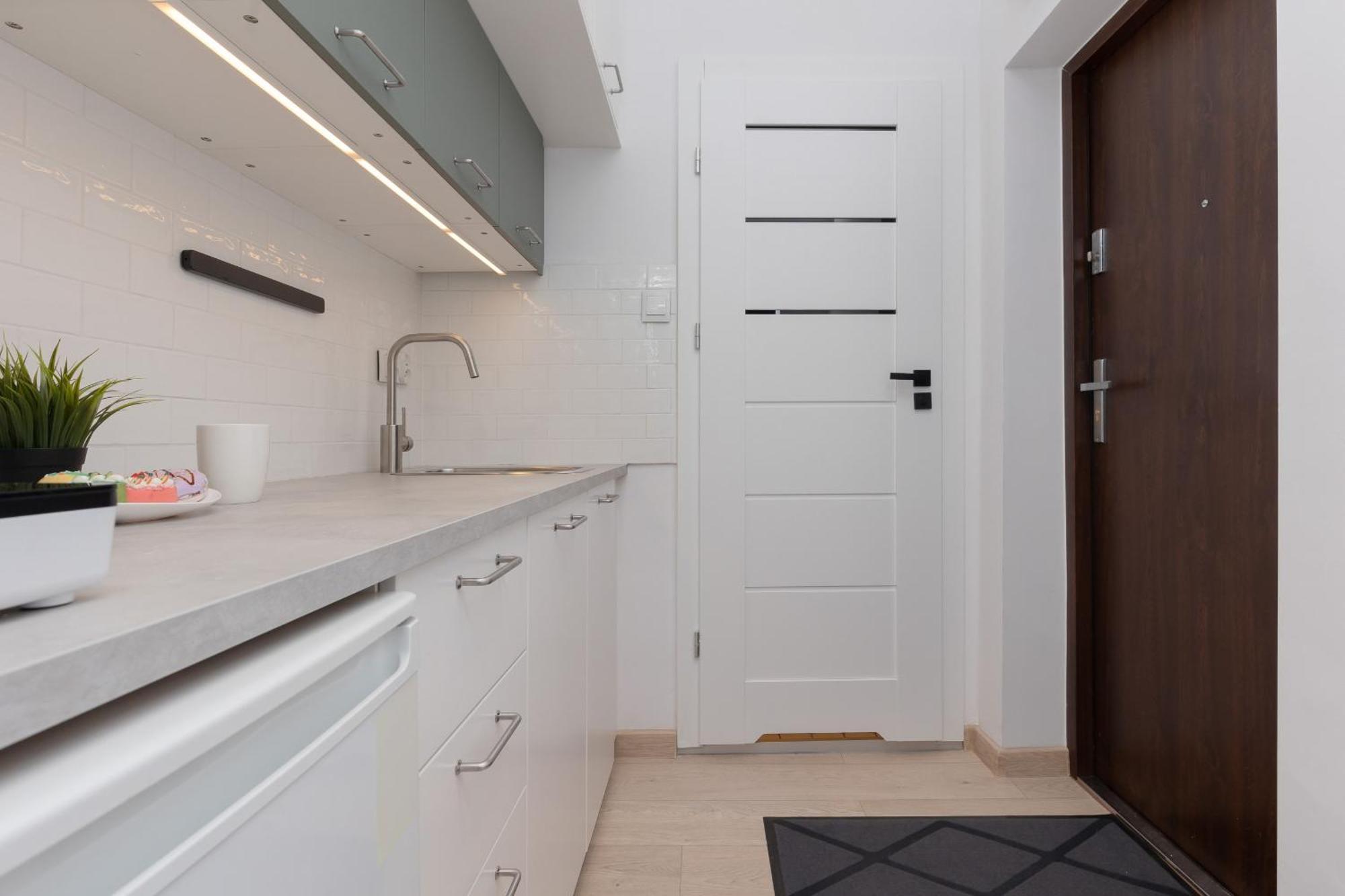 Aleja Wyzwolenia Studio With Mezzanine Downtown By Renters Lägenhet Warszawa